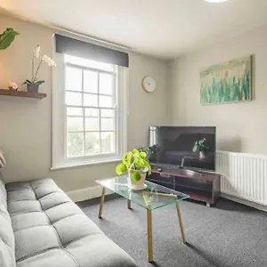 3 Bedroom Flat With Private Parking , Cambridge (Cambridgeshire) United Kingdom